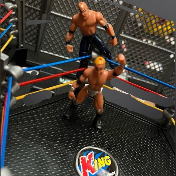 King Of Wrestlers Play-Set 12 Mini Wrestler 2 Rings & Accessories - Picture 5 of 6
